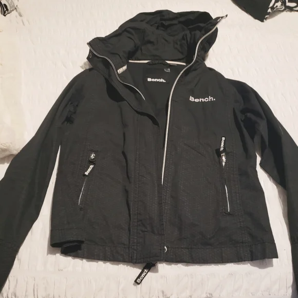 Bench Small Jacket - Picture 1 of 9